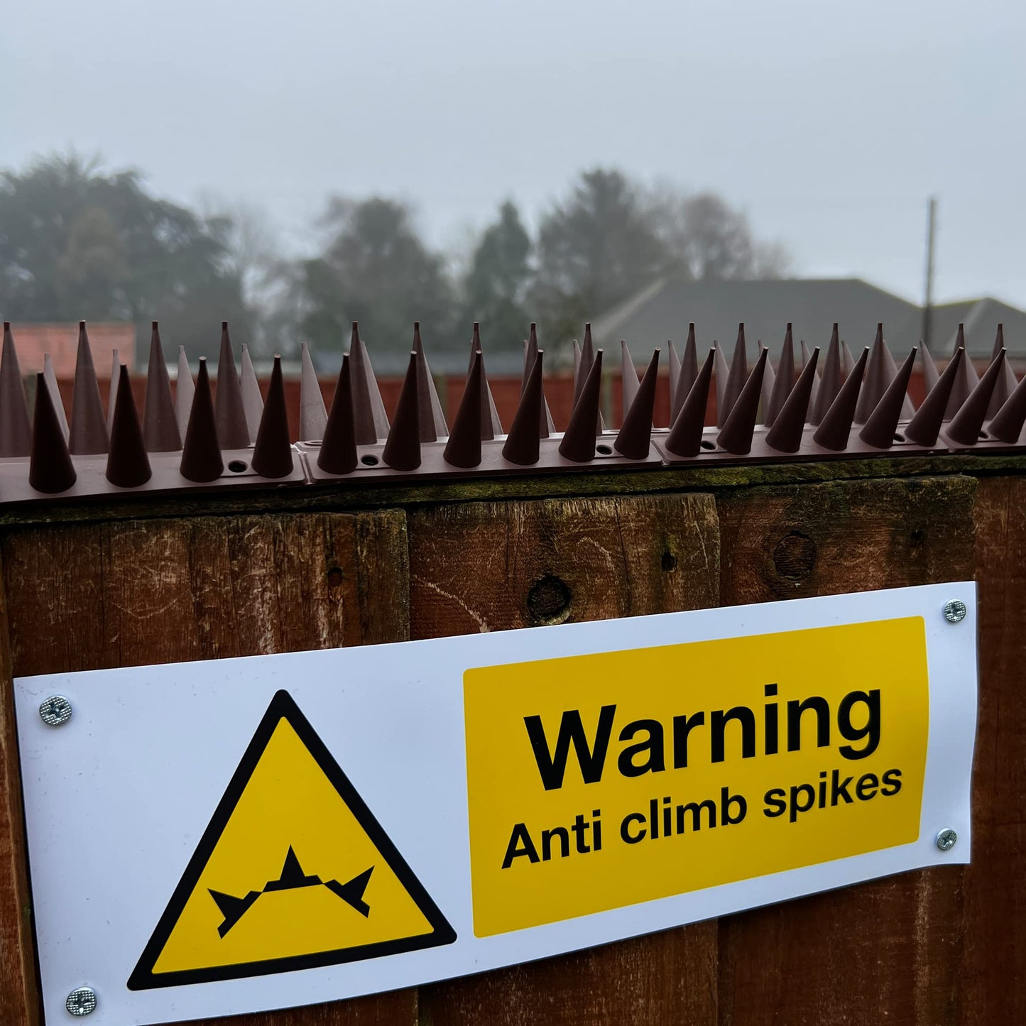Fence Wall Spikes Garden Tall Bird Spikes Cat Pigeon Deterrent Coverage of Approx.16M Per Box Anti Climb 44 x 4.3 x 3.8cm Warning Sign Included & Screws