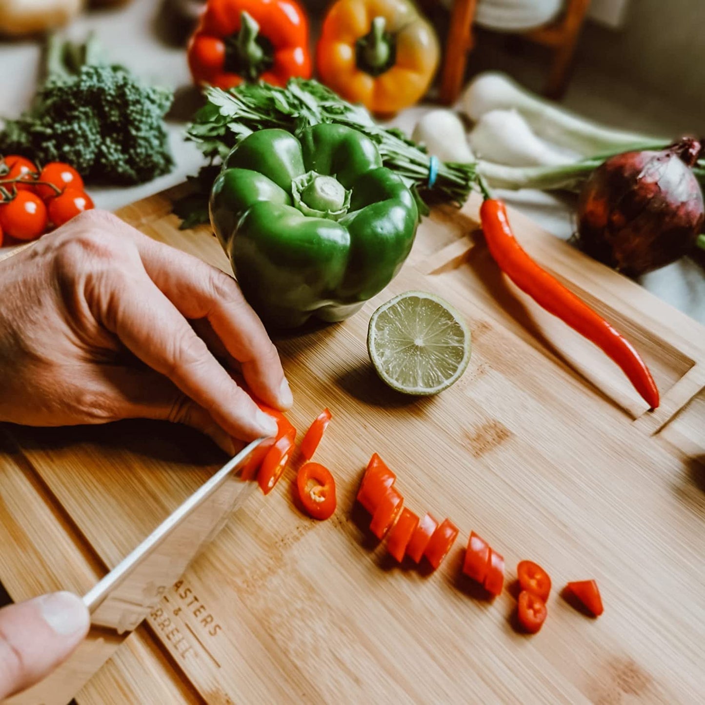 Masters & Burrell Premium Bamboo Cutting Board Large 43 x 32.5 x 2 cm Organic Wooden Chopping Board for Bread Fruits Vegetables Chopping Boards for Kitchens Built-in 3 Compartments Double Sided