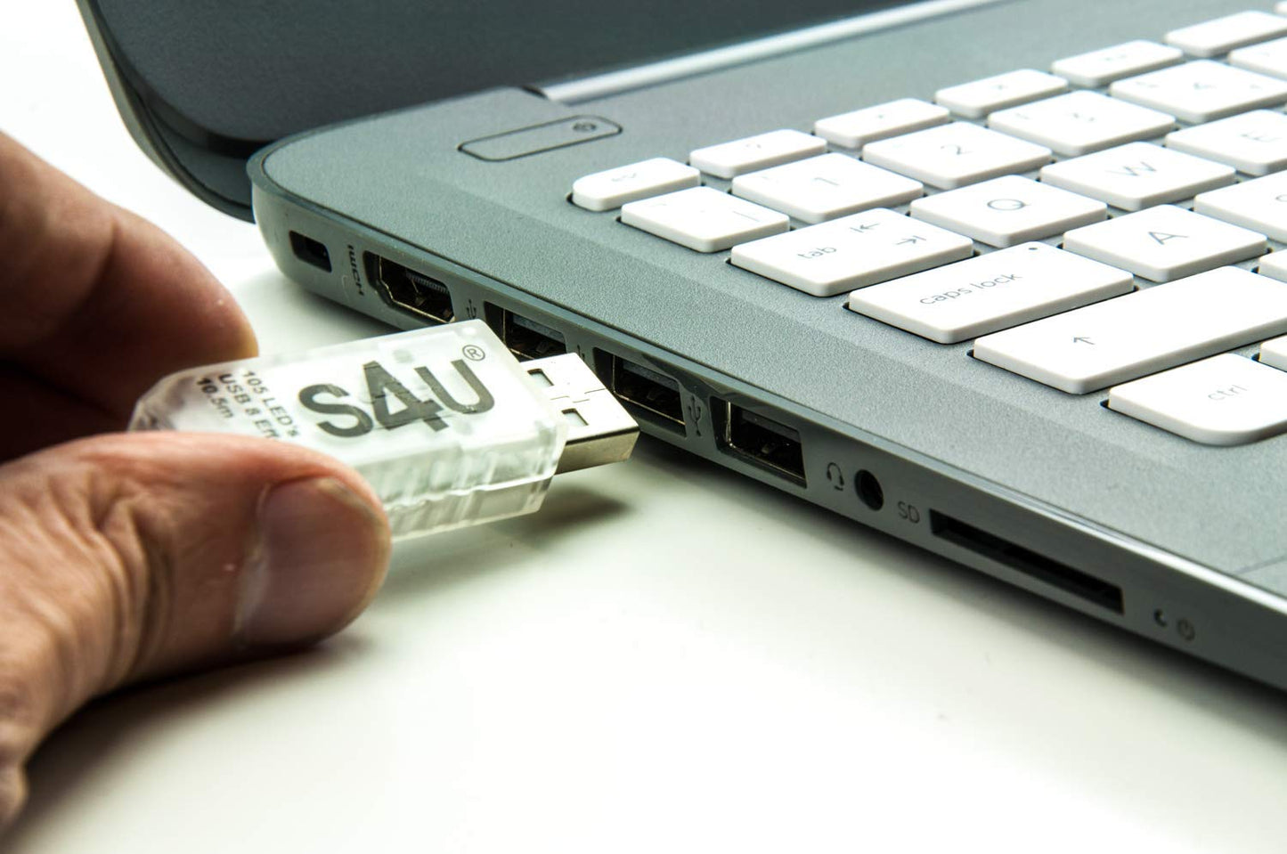 100 LED Fairy Lights 10.5M Now with 105 LEDs 8 Function USB Power Supply Copper & Black Wire S4U